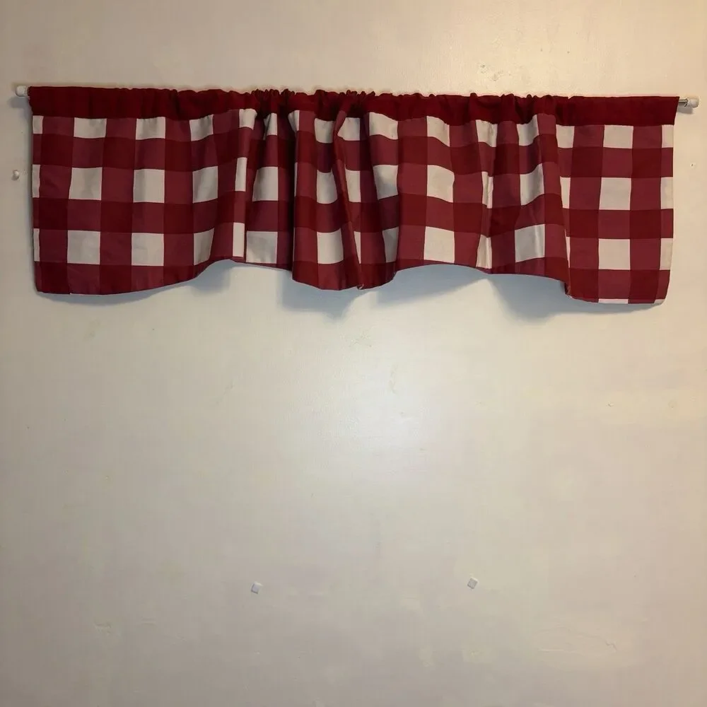 Vintage Buffalo Check Window Valance 58” W X 13” Scalloped Red & White